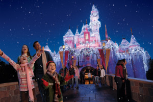 <i>Disneyland&reg;</i> Resort <i>Park Hopper&reg;</i> with Disney MaxPass& Universal Studios Hollywood&trade; Combo Deal