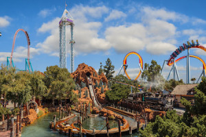 Knott&#39;s Berry Farm Fun-tastic Getaway Package