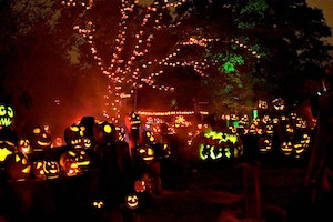 Kentucky Kingdom Seasonal Hotel + Ticket Package | Select Days 10/1/26 - 1/2/27