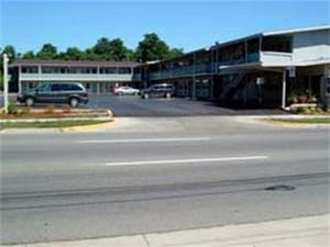 Knights Inn Kalamazoo Photo Gallery