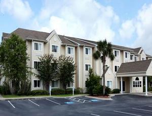 Microtel Inn & Suites by Wyndham Brunswick North Photo Gallery