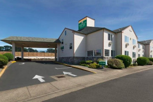 Americas Best Inns & Suites Lincoln City Photo Gallery